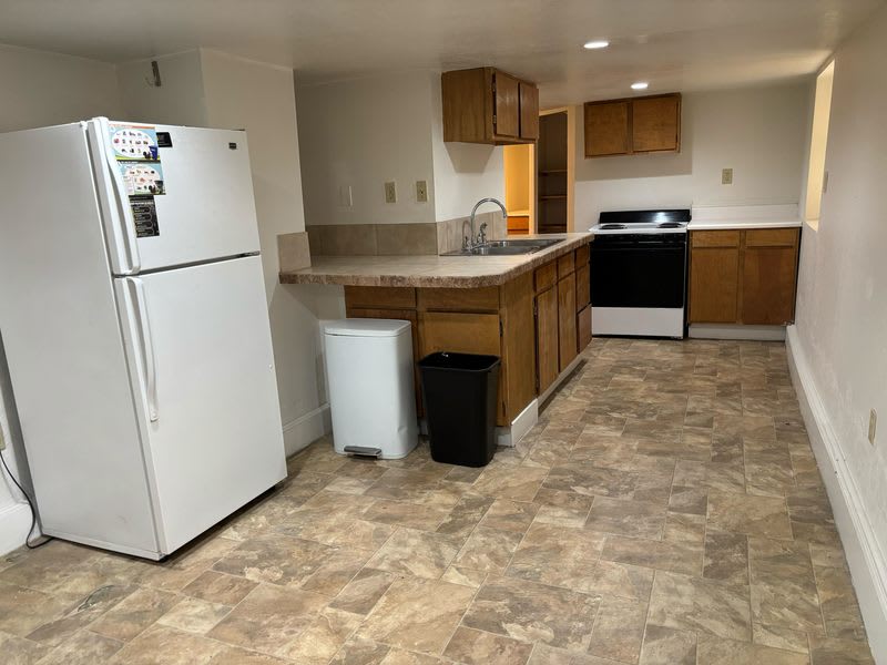 1110 E 200 S Apt 3 – photo 2