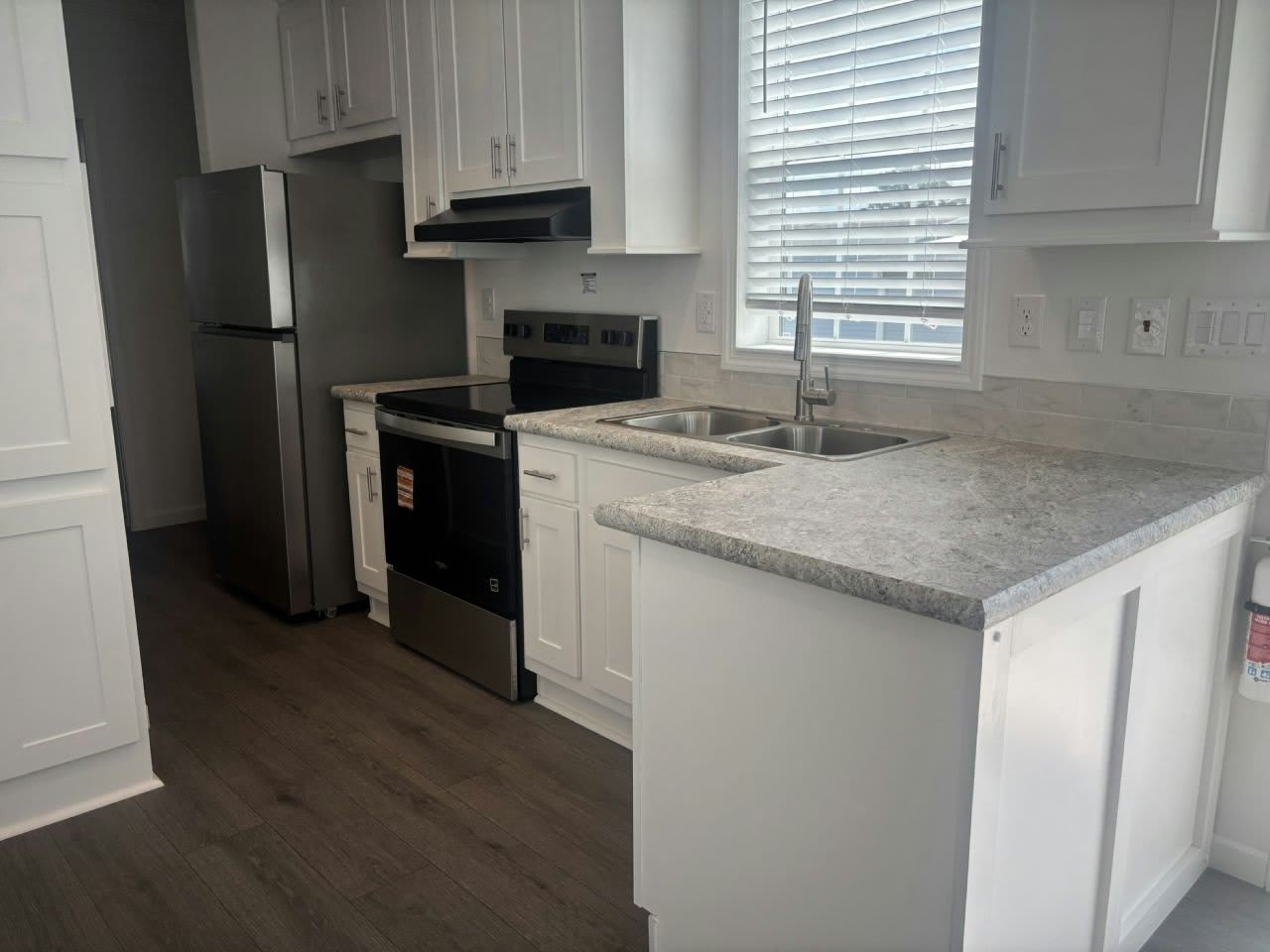 10 Carl St – photo 3