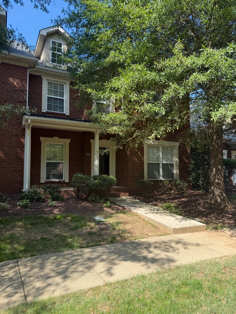 Beautiful 4 Bedroom Home – photo 1