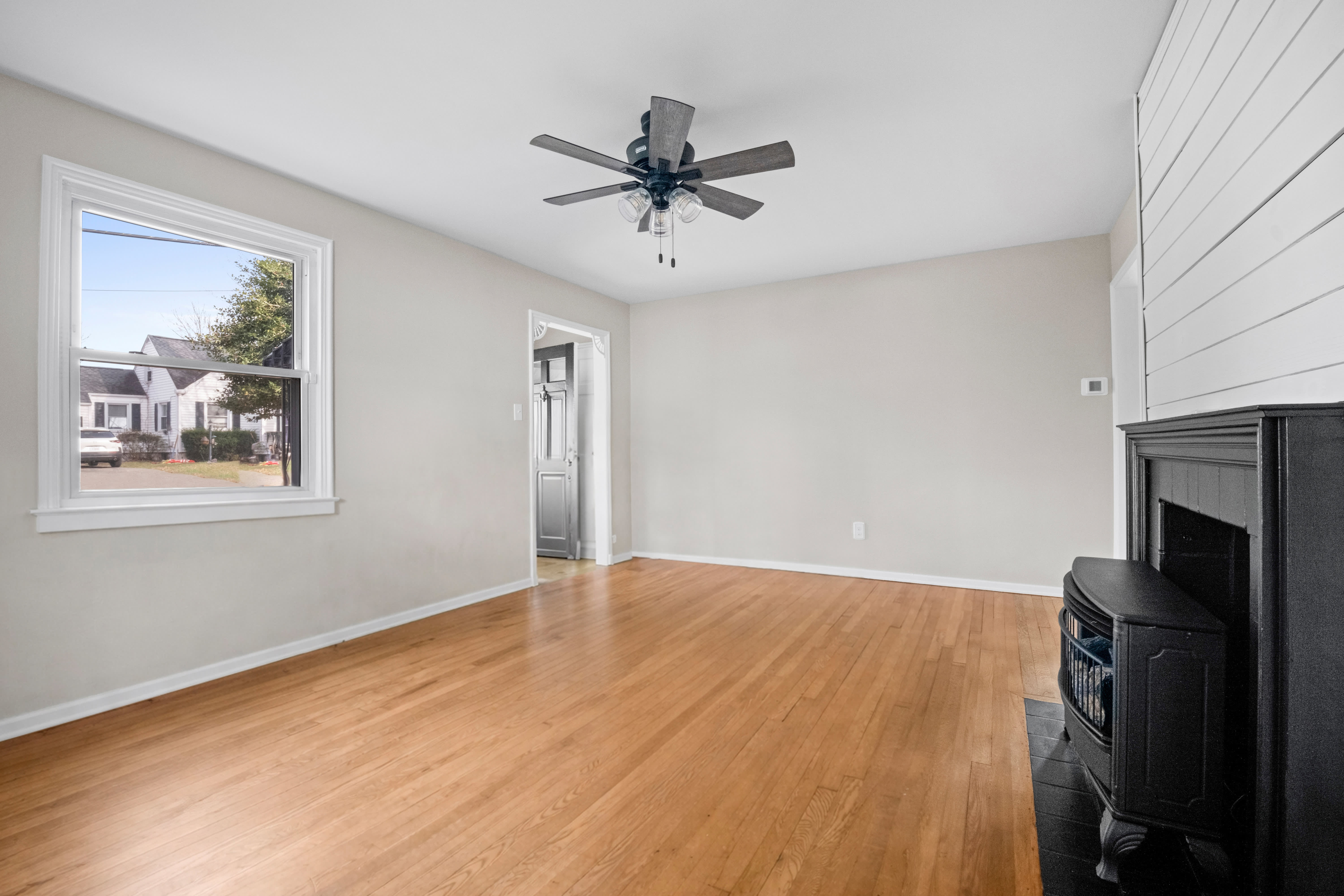 600 Churchill Dr – photo 2