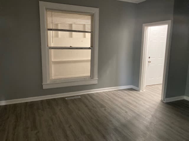 304 West 8th Street – photo 3