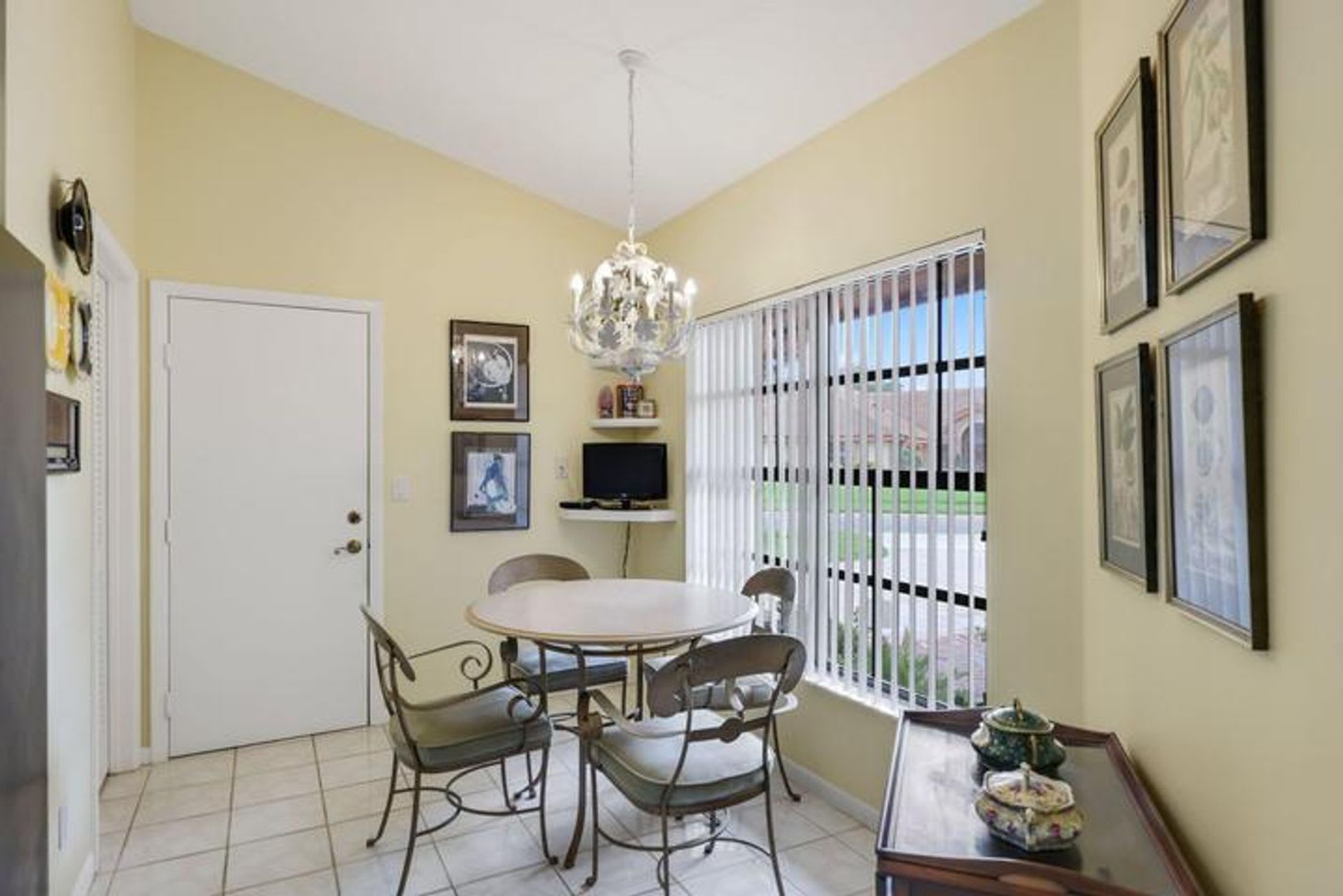 8423 Juddith Avenue, Boynton Beach (Unincorporated), FL 33472 – photo 3