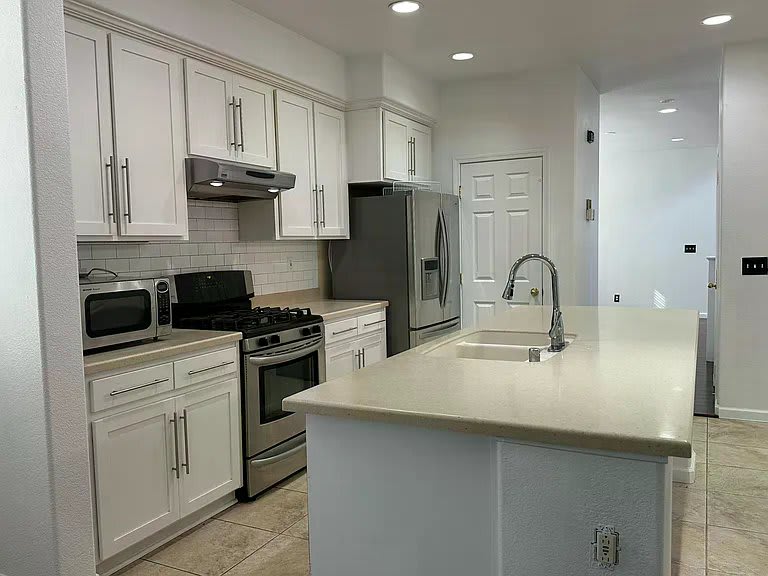2230 Gibralter Lane – photo 4