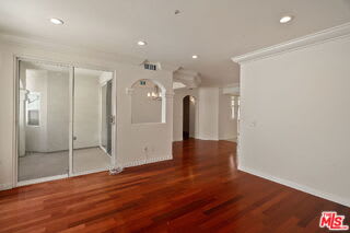 11737 Goshen Avenue – photo 4