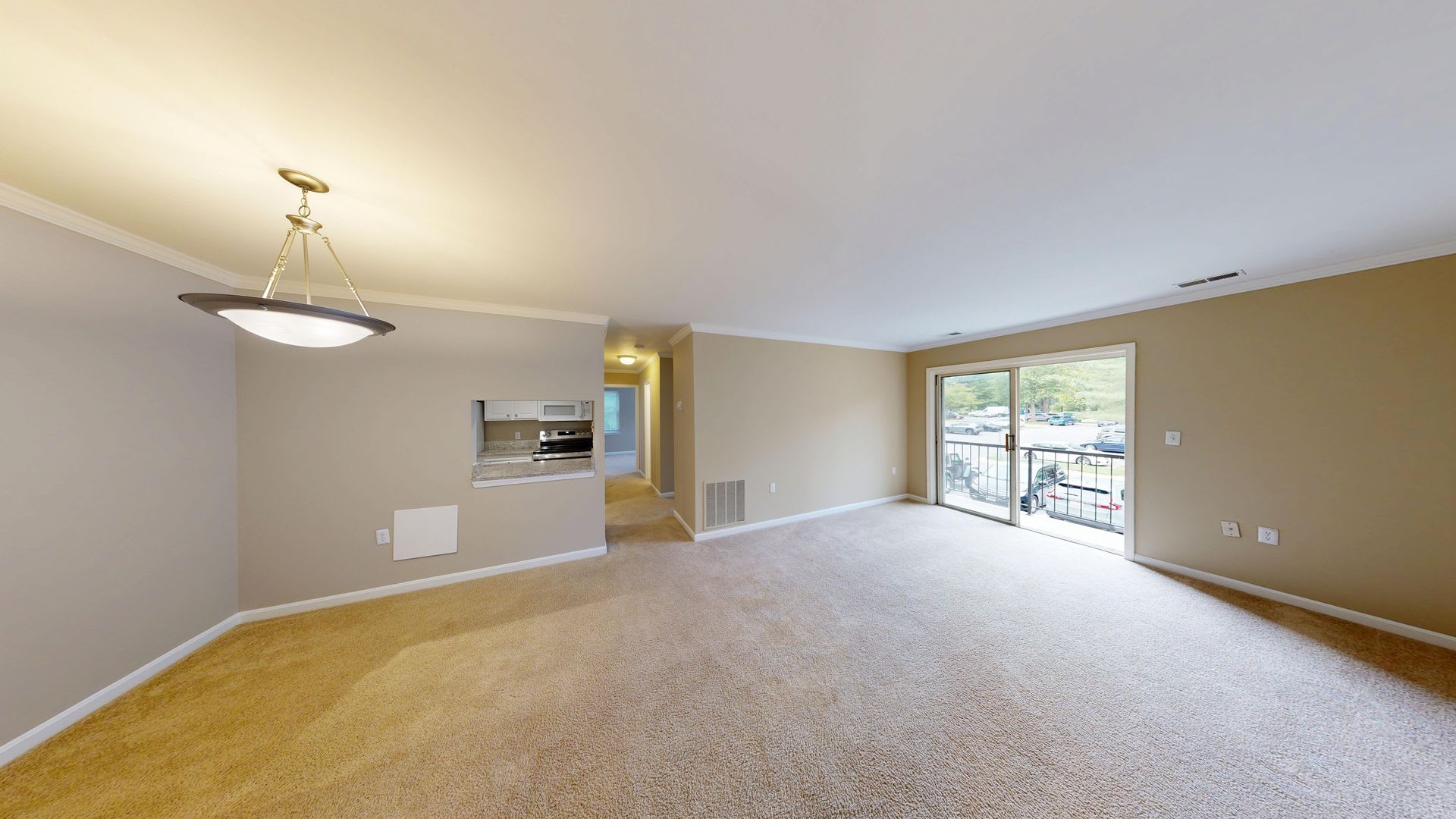 2BD/2BA Condo in Flower Hill – photo 2