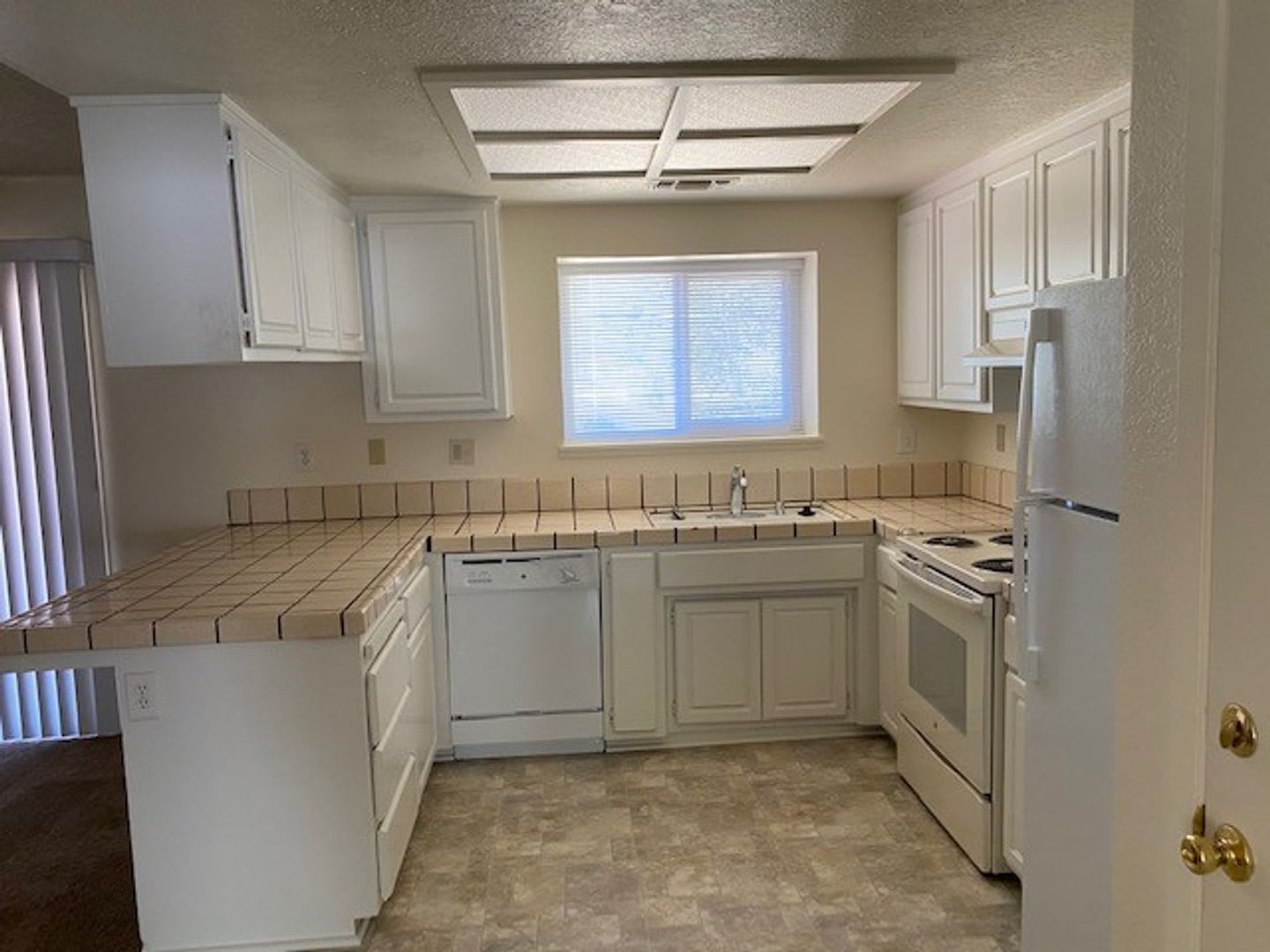 Nice 2 story 3/2 in Lake of the Pines – photo 5