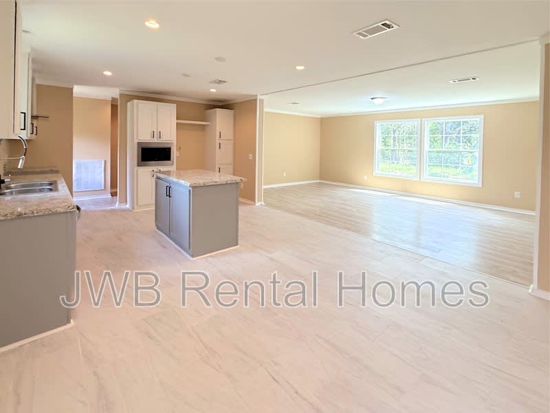 8146 Texas St – photo 4