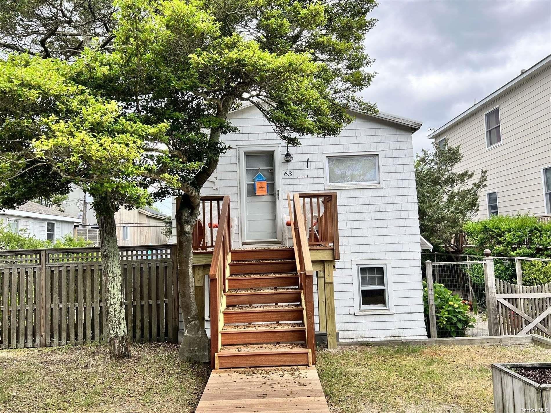 63 Bungalow Walk – photo 1