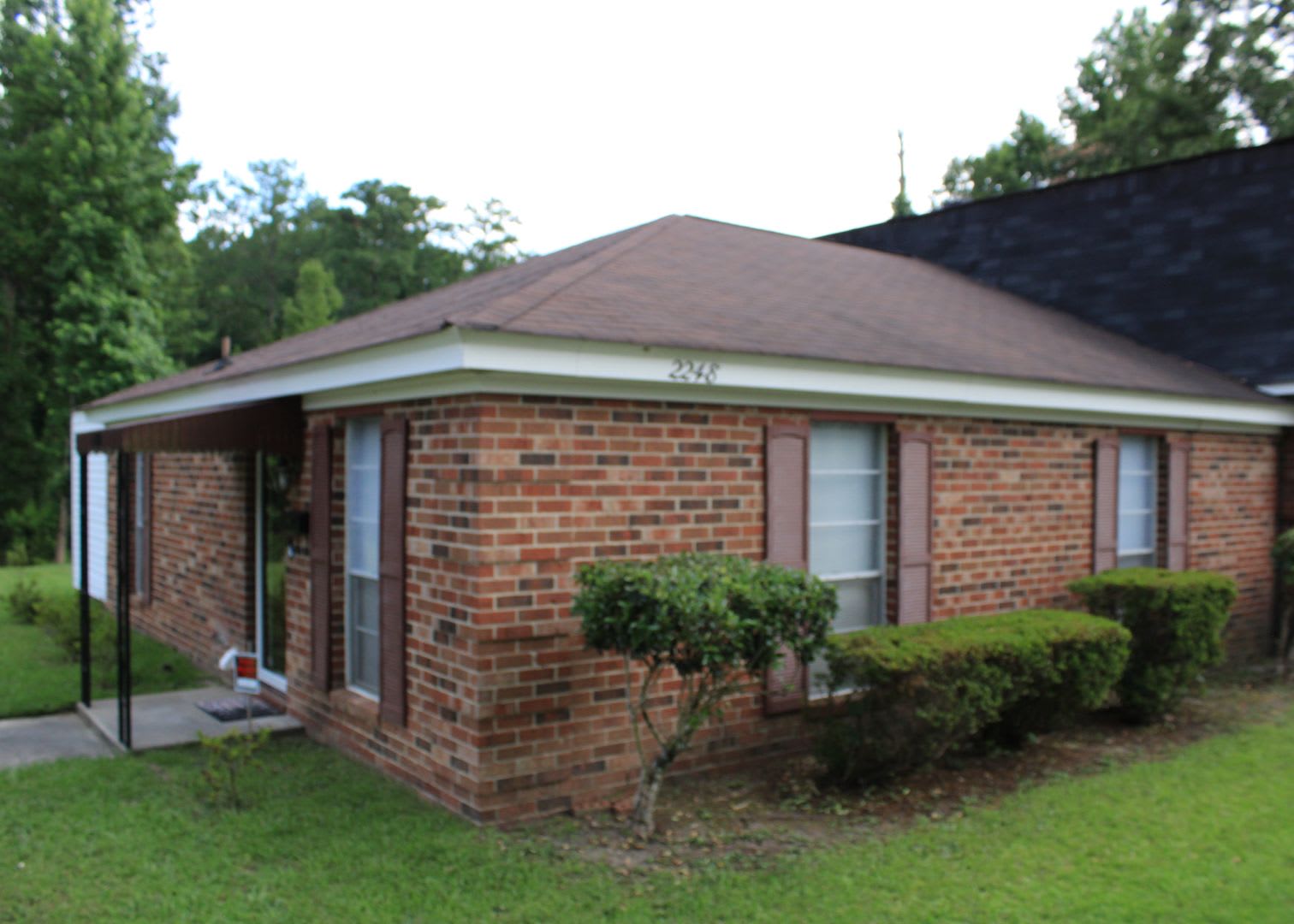 2 Bedroom 1.5 Bath W/ Formal Living & Family Room – photo 1