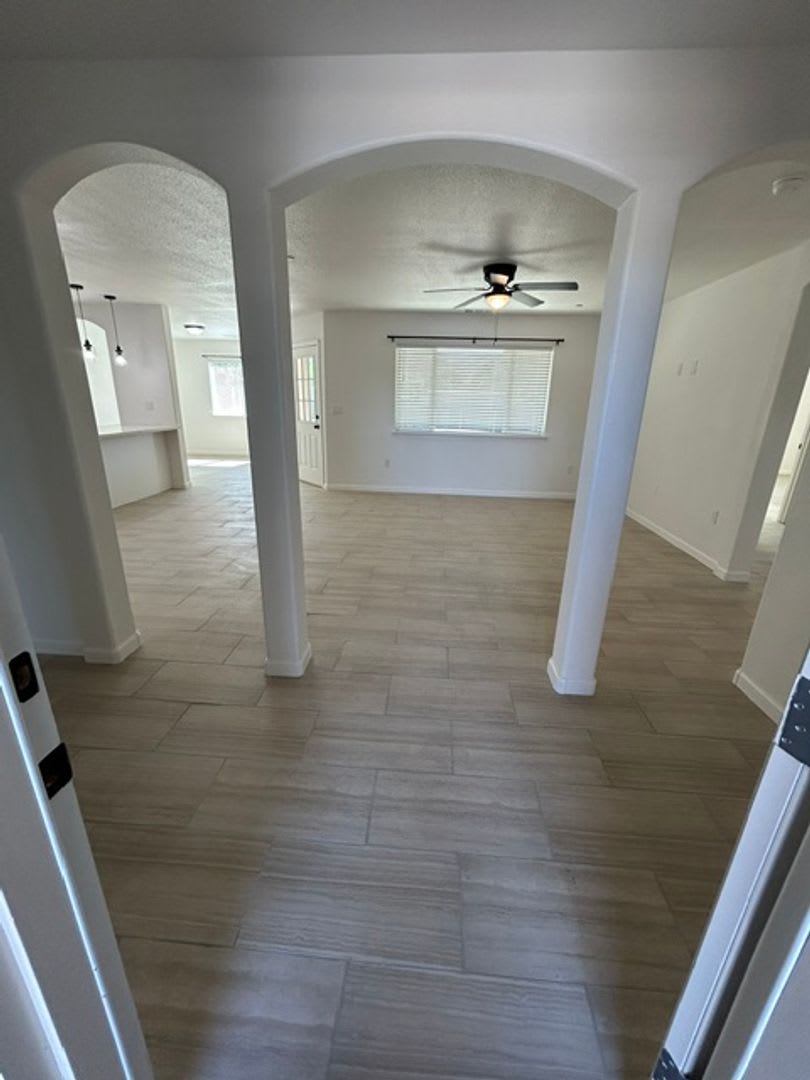 Brand New 3 Bedroom 2 Bathroom Home in Woodlake! – photo 2