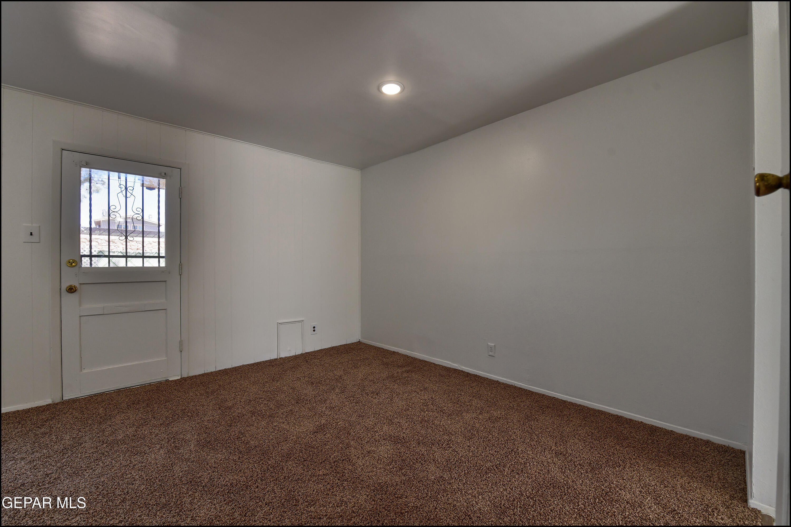 10605 Kinross Avenue – photo 5
