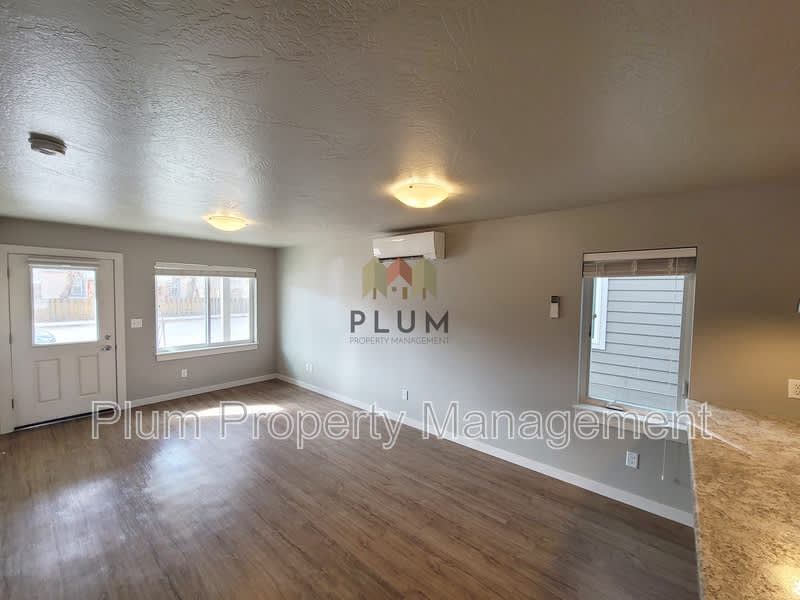 2414 McDonald Ave. – photo 4