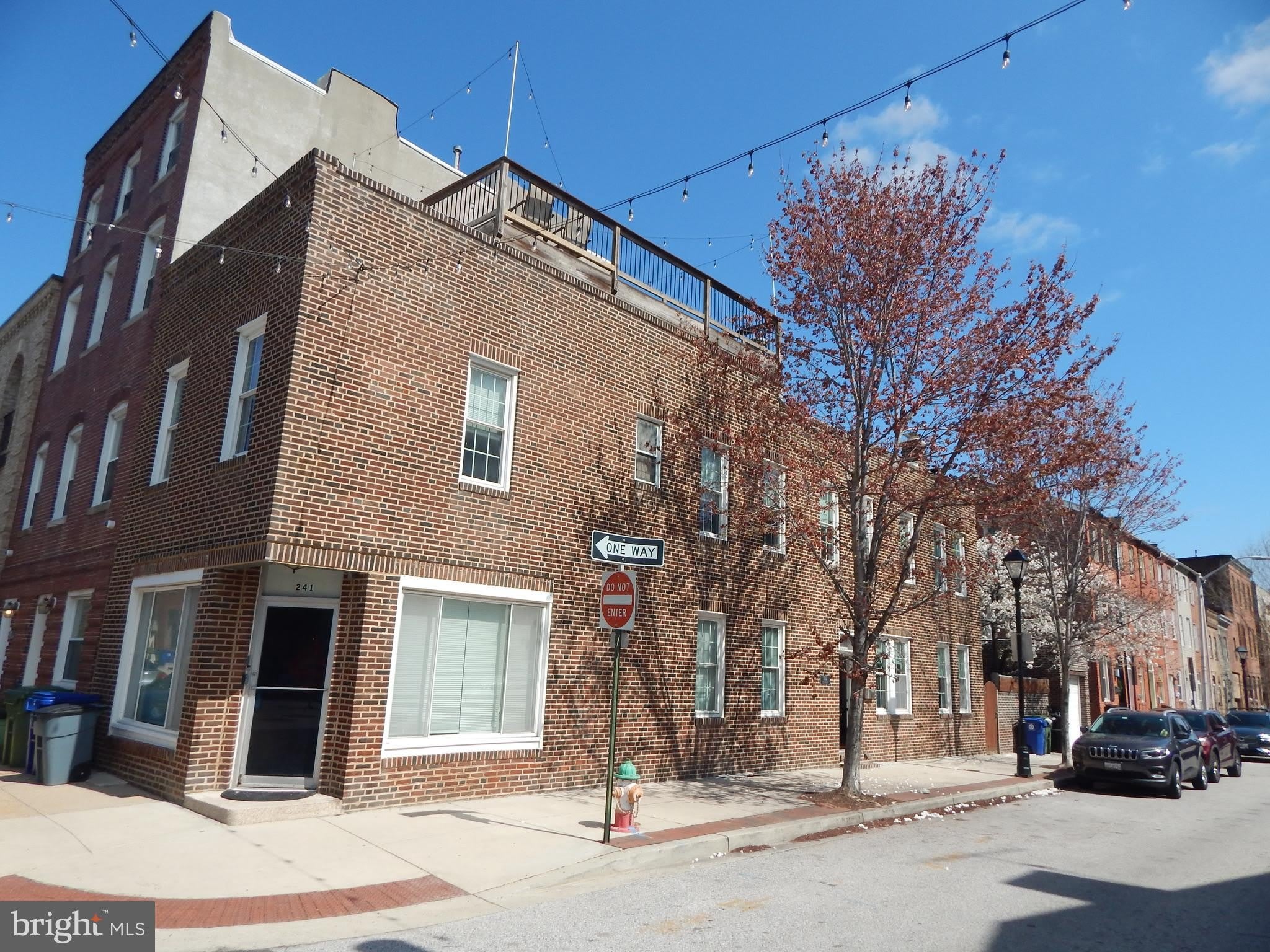 241 S EXETER Street – photo 4