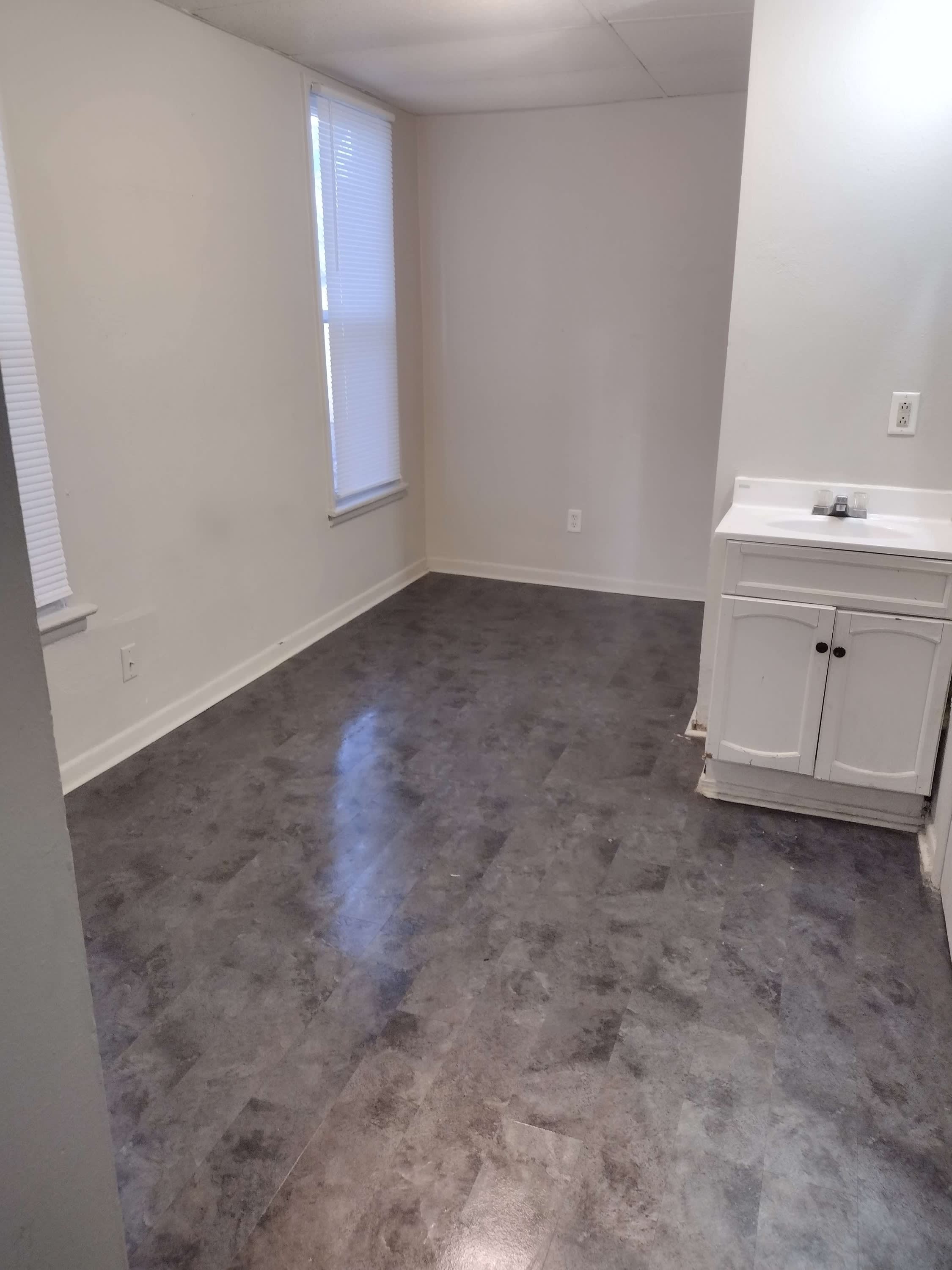 910 West 8th Street – photo 4