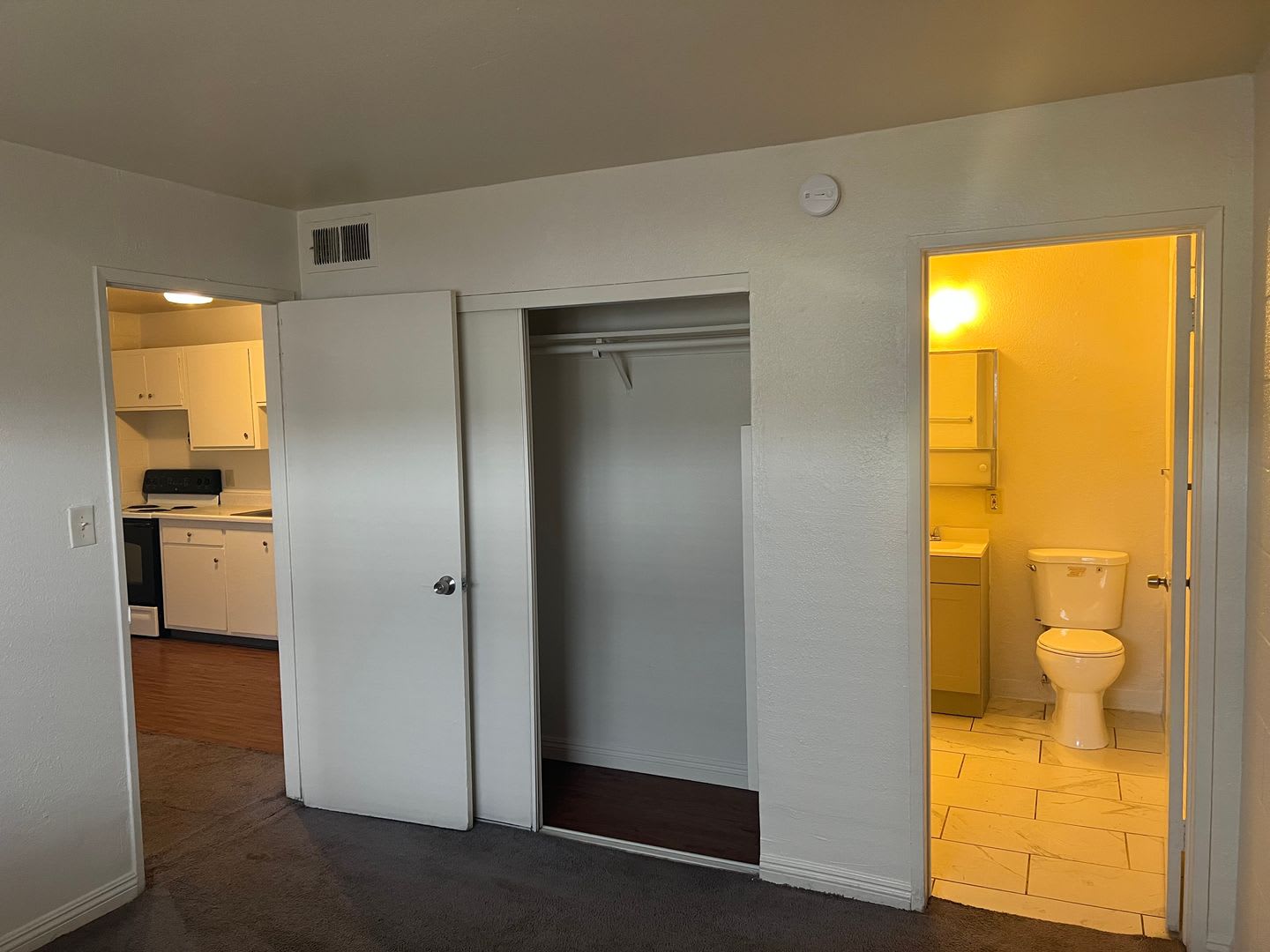 Affordable 1BED, 1BATH APARTMENT – photo 3