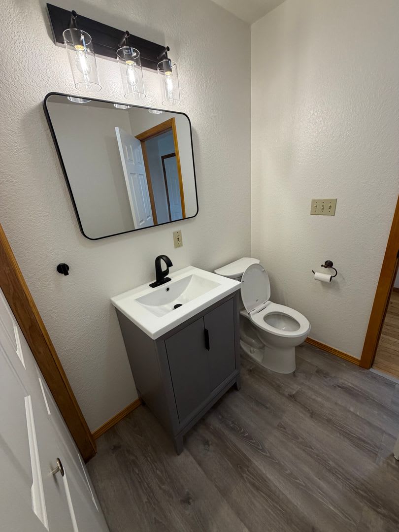 Remodeled and ready to be your home! – photo 4