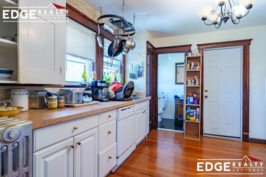 8 Niles St. – photo 2