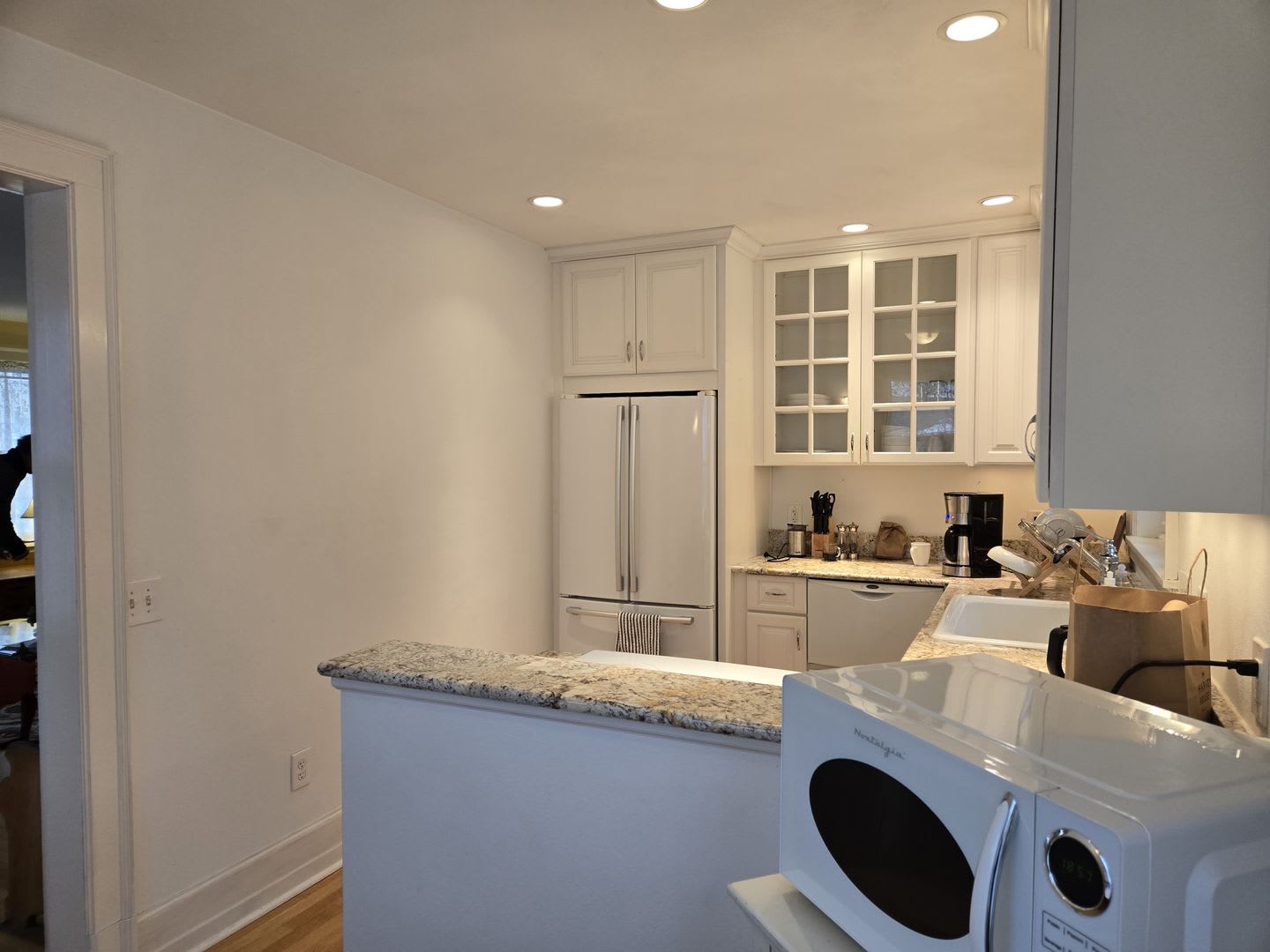Furnished charming 2 Bedroom in Downtown Madison – photo 5
