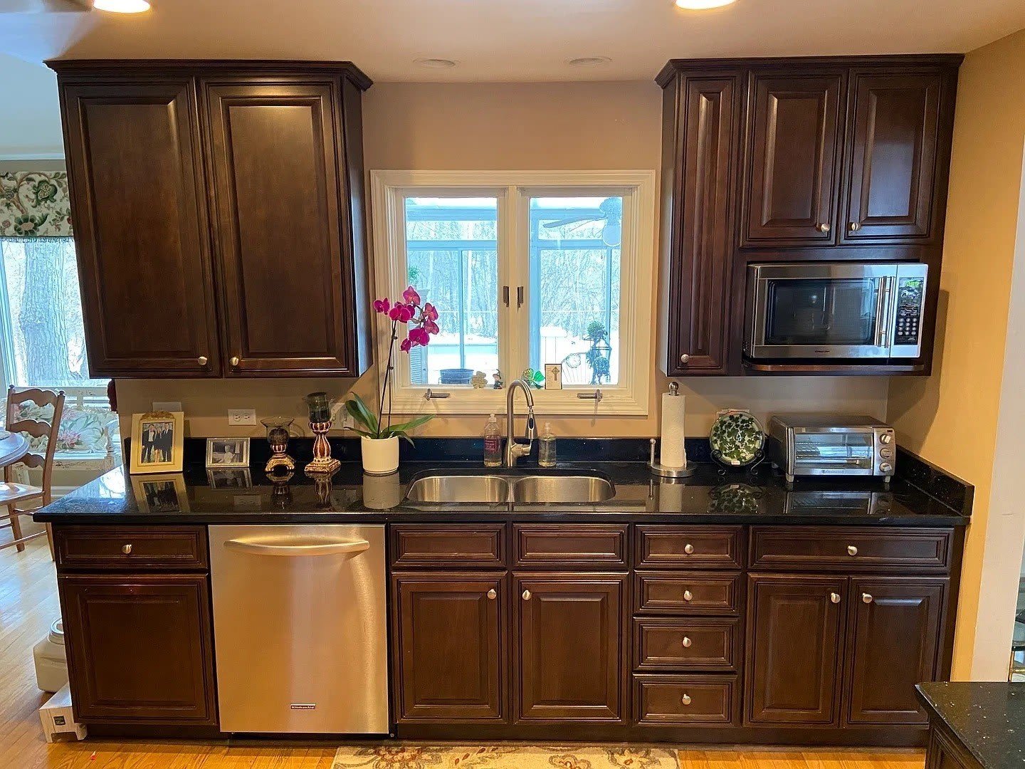 1073 W Elm Street – photo 2