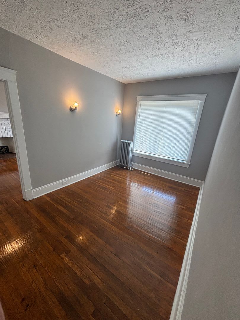 1212 Donald Ave – photo 4