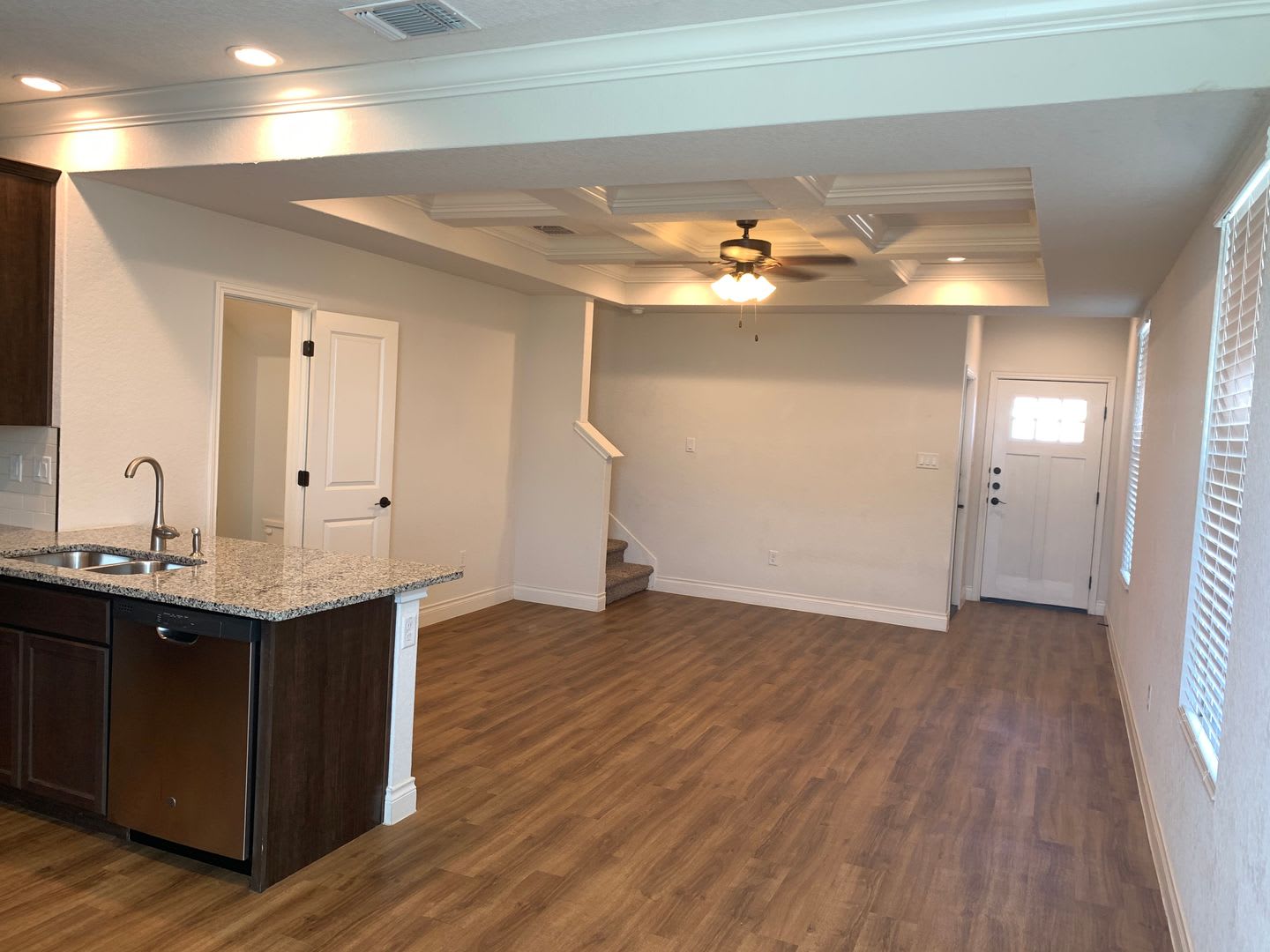 3/2.5/1.5 Duplex /Easy access to I-35 / Fridge, Washer, Dryer / Fenced in yard / NBISD – photo 3