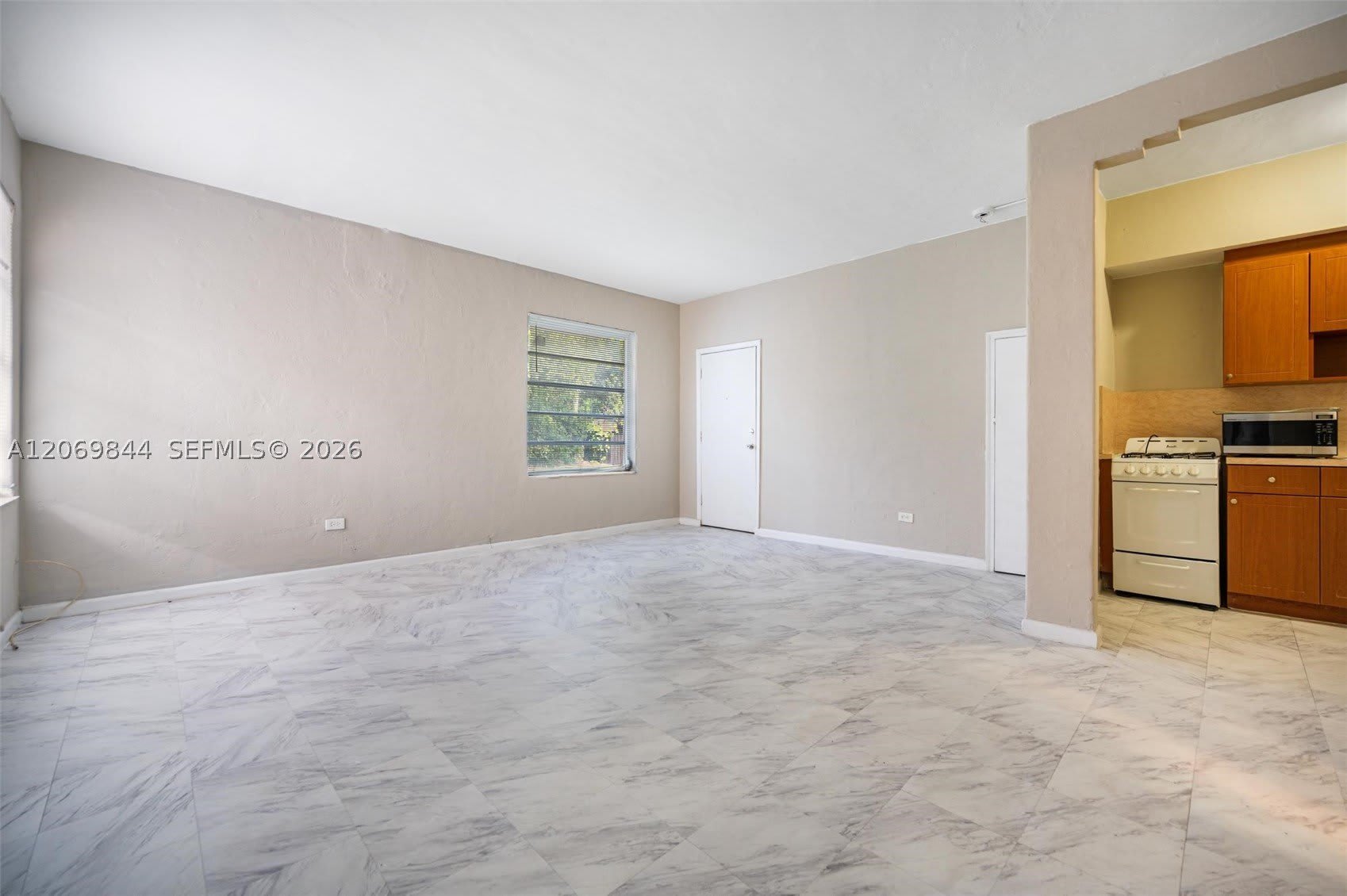 825 Alton Rd – photo 3