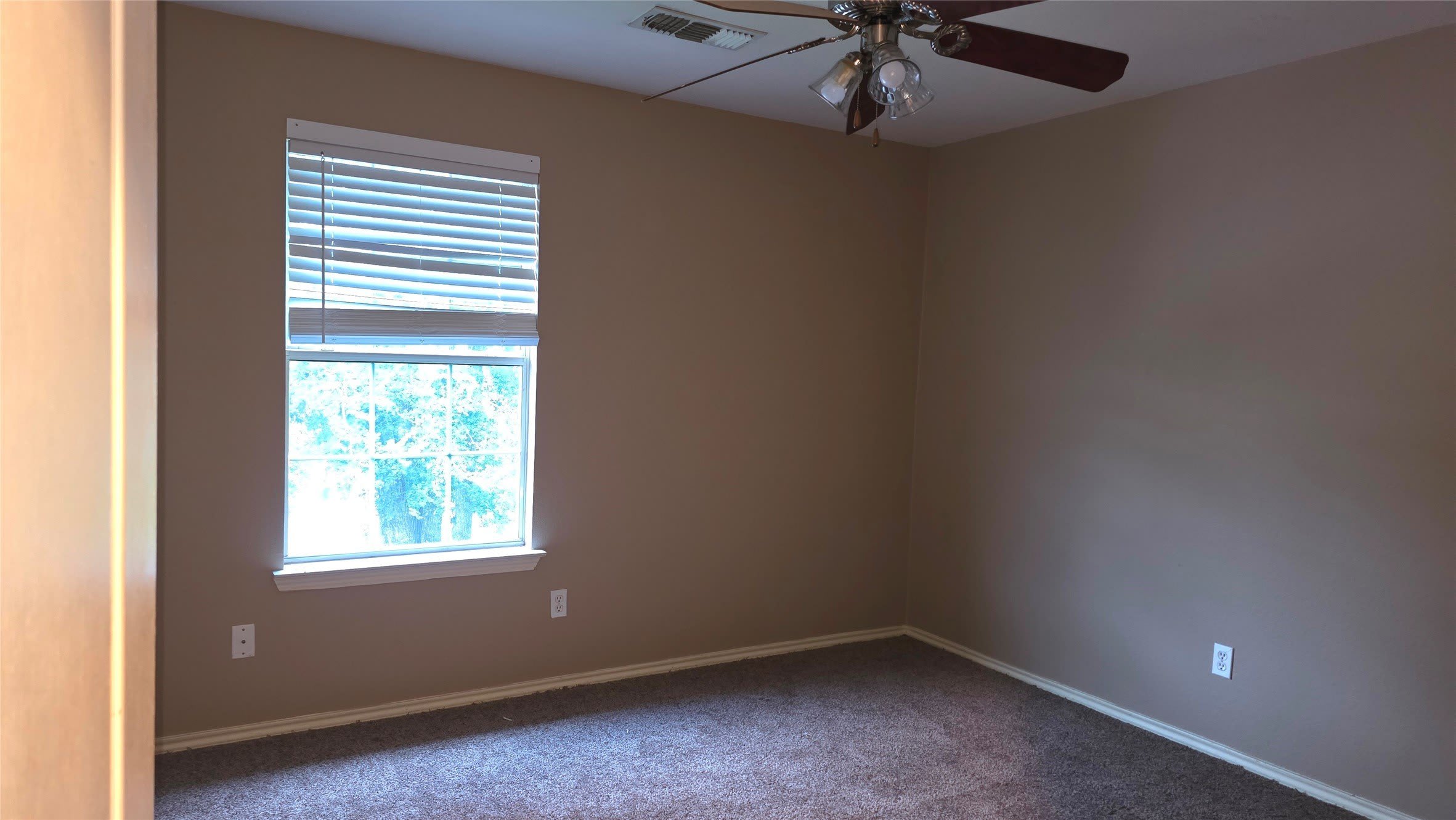 1662 Kennedy Street – photo 4
