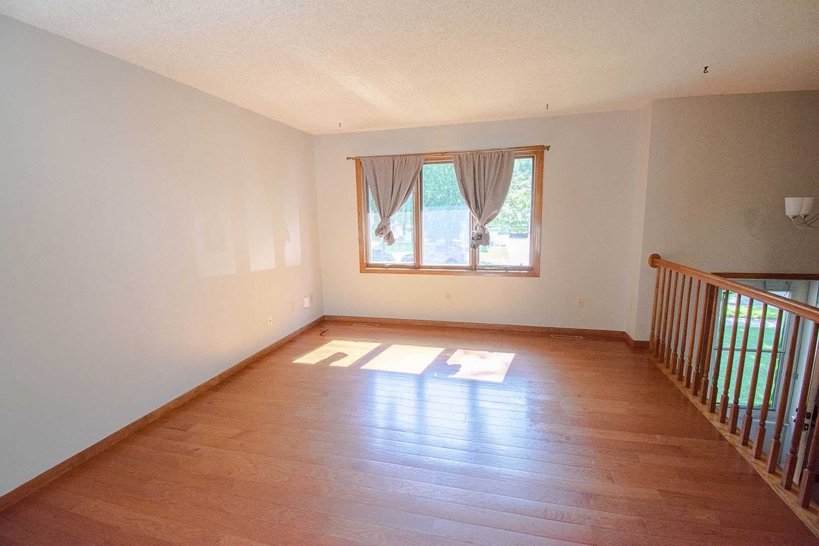 4-Bedroom NW Rochester Home with Central A/C & 2-Car Garage – photo 2
