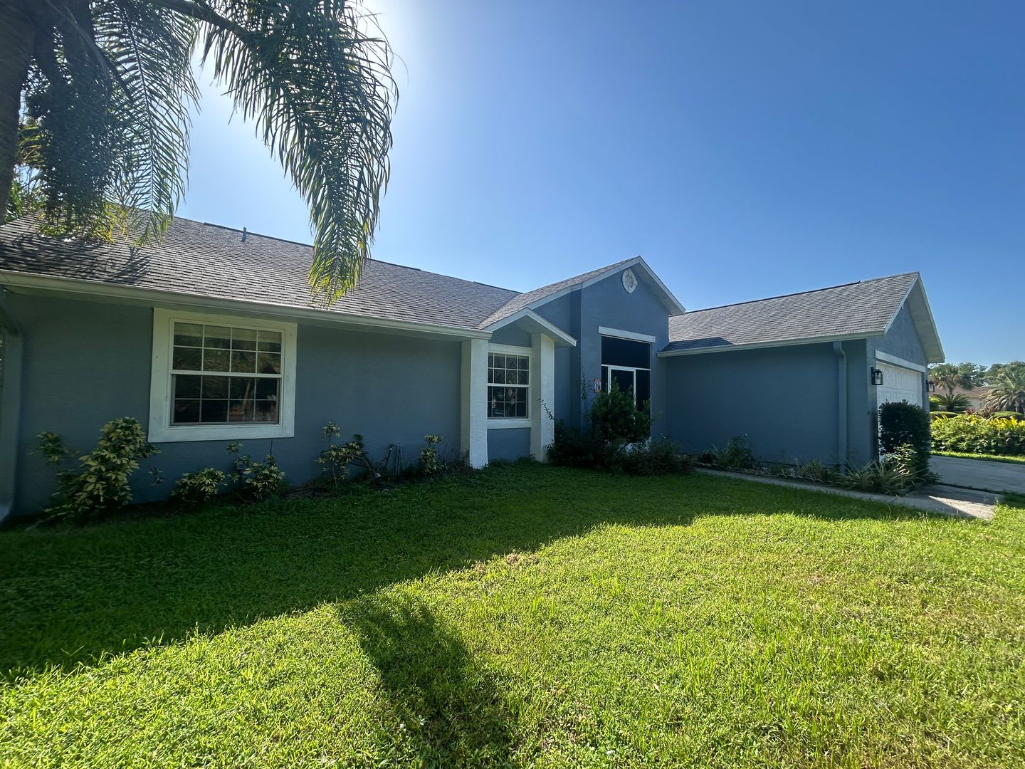 Beautiful Stucco Home In The Heart Of Palm Bay Interior Is Newly Renovated With A Modern Farmhouse Look – photo 2