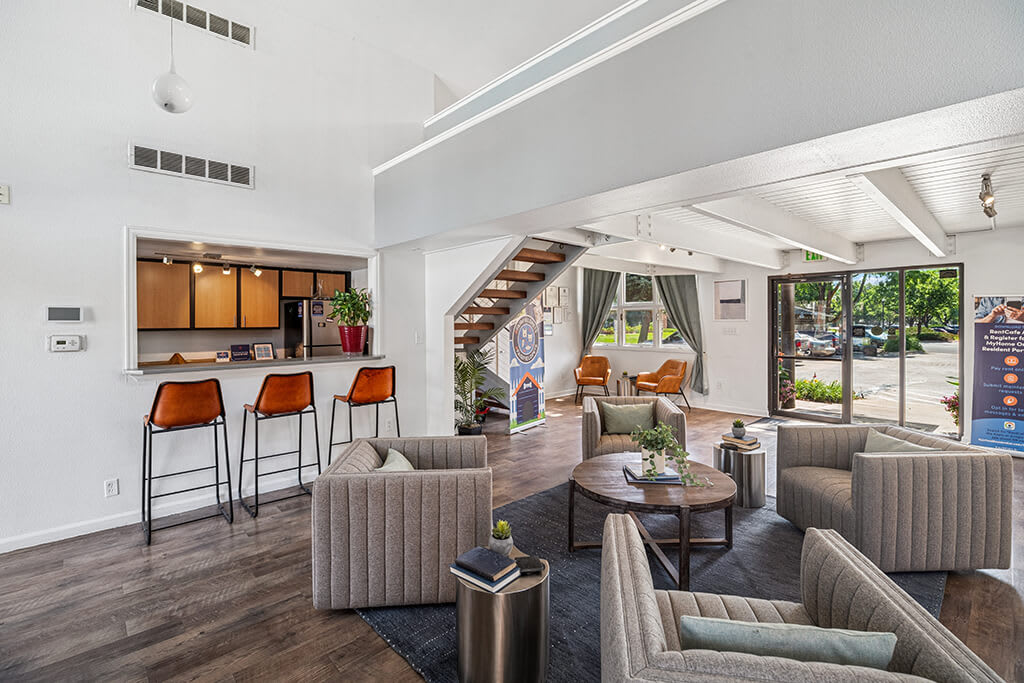 Rock Peak on Sunset Apartments – photo 2