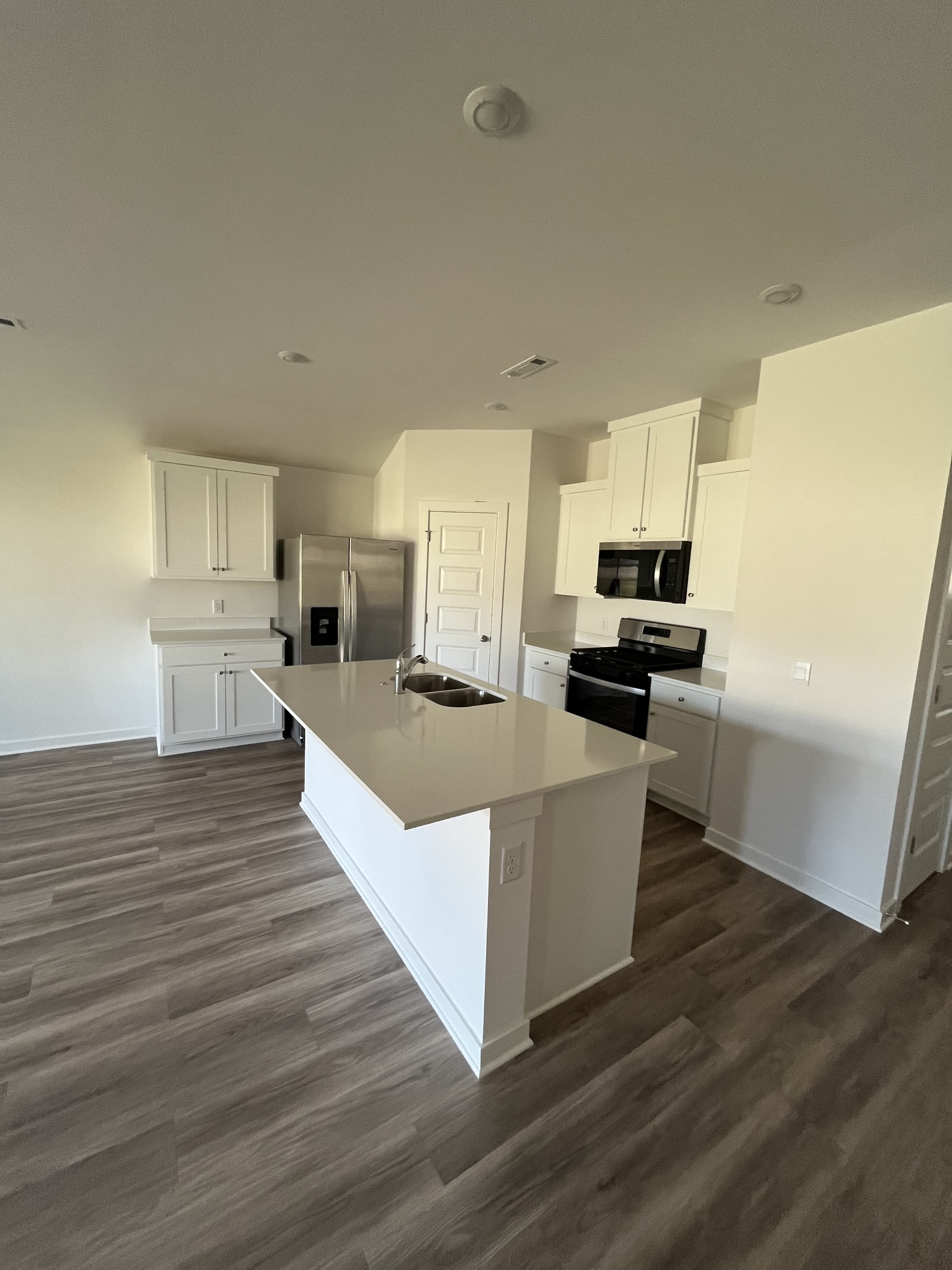 525 Arizona Street – photo 4