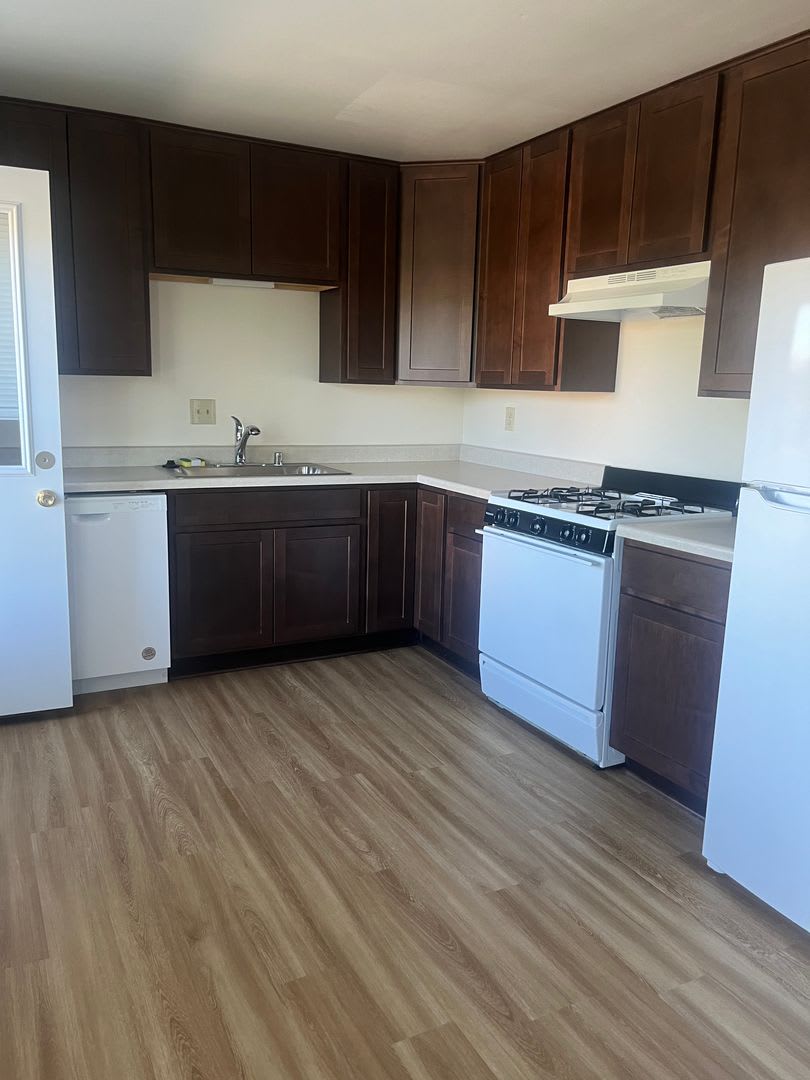 3 Bedroom 2 1/2 Bath Townhome – photo 4