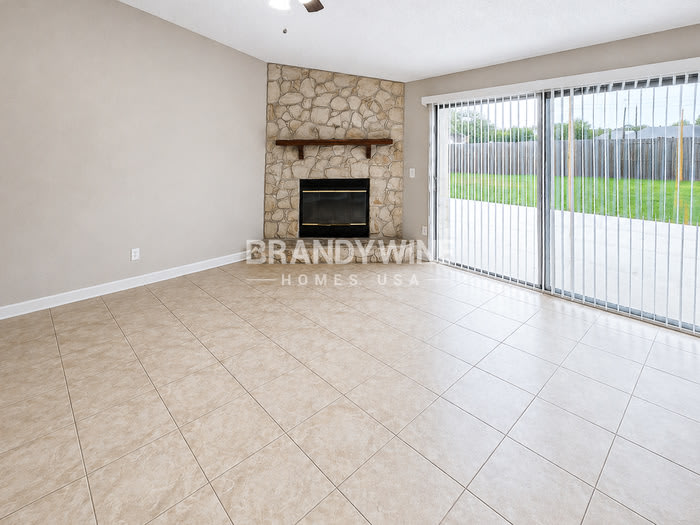 616 Pembridge Drive West – photo 4
