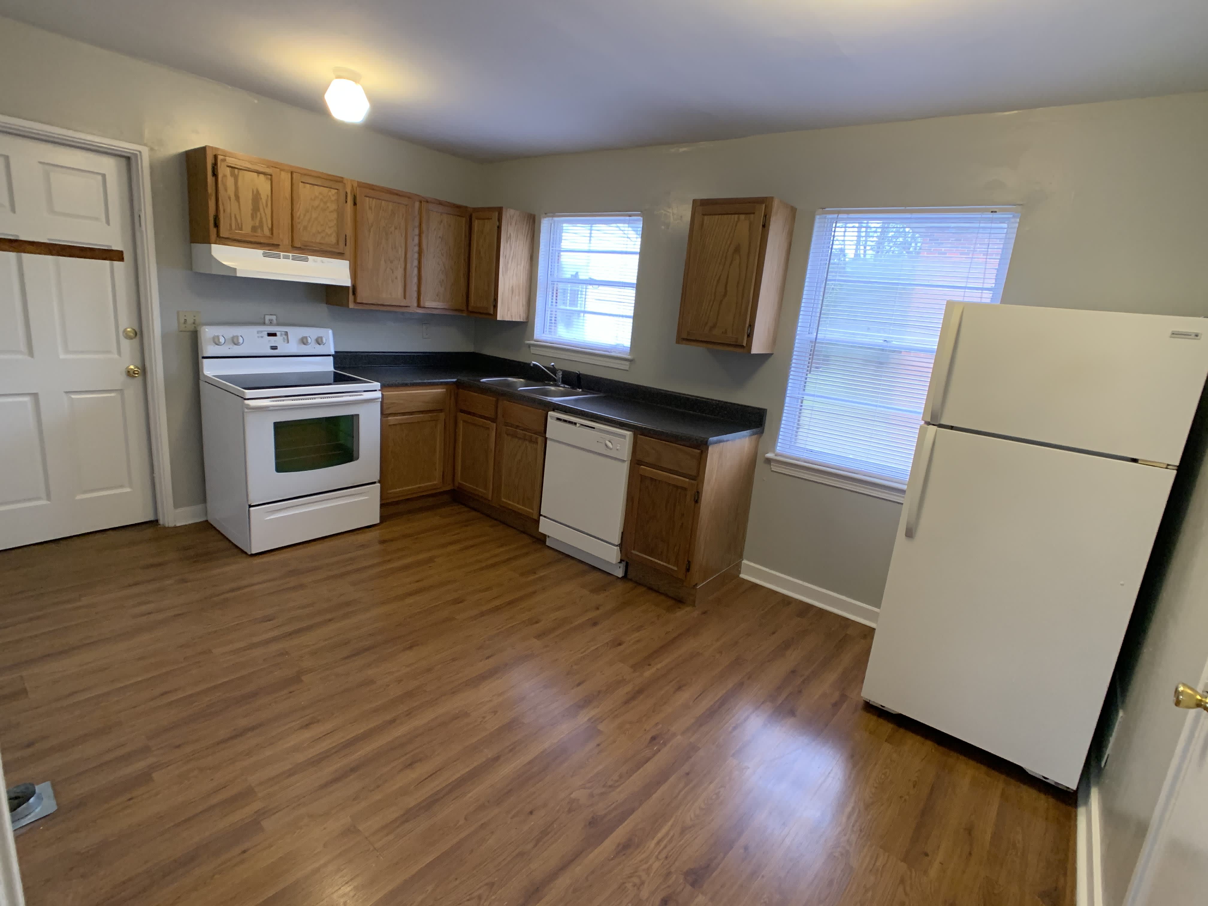 105 E Glenwood Dr – photo 5