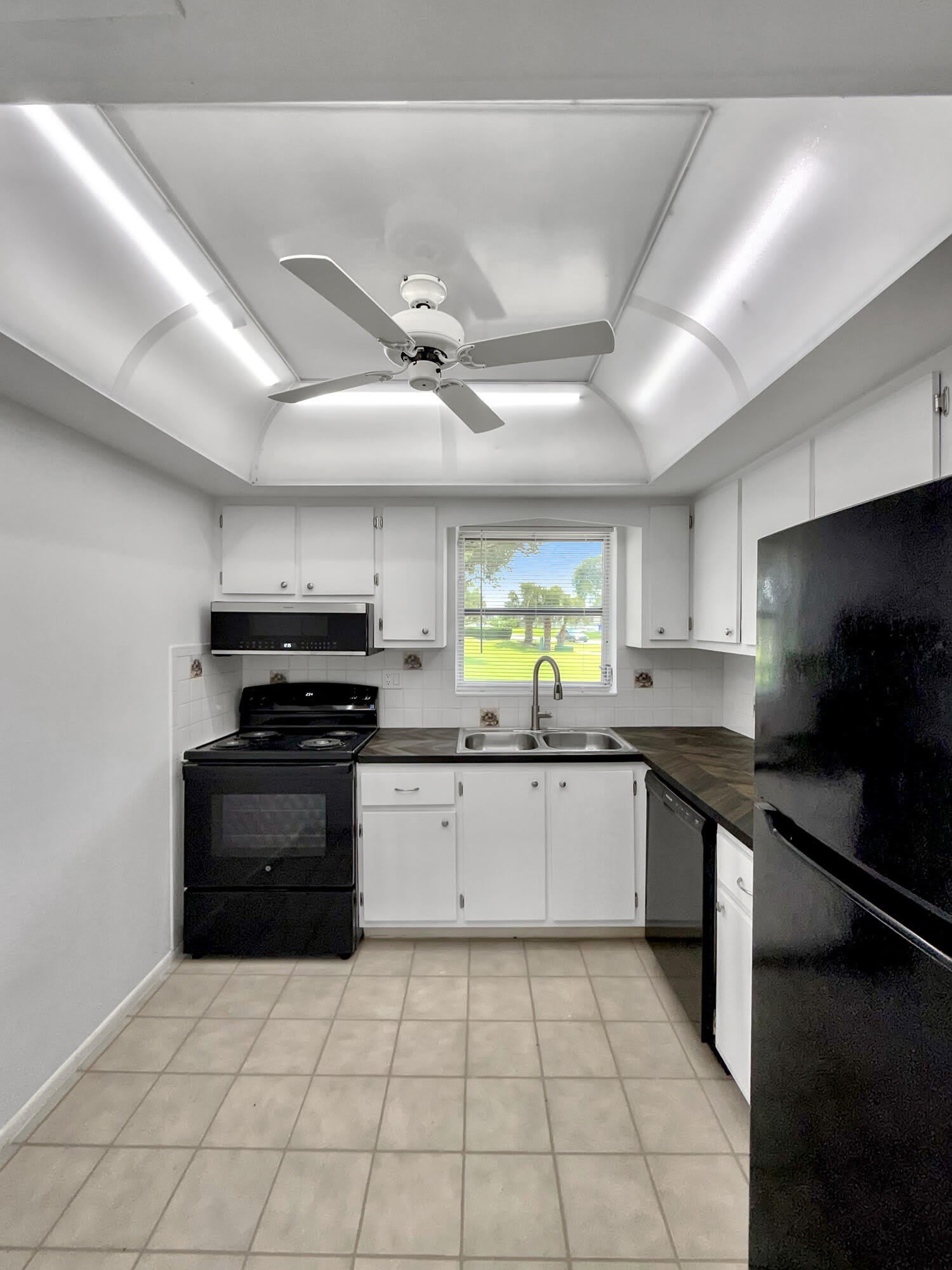 5263 Cresthaven Boulevard – photo 2