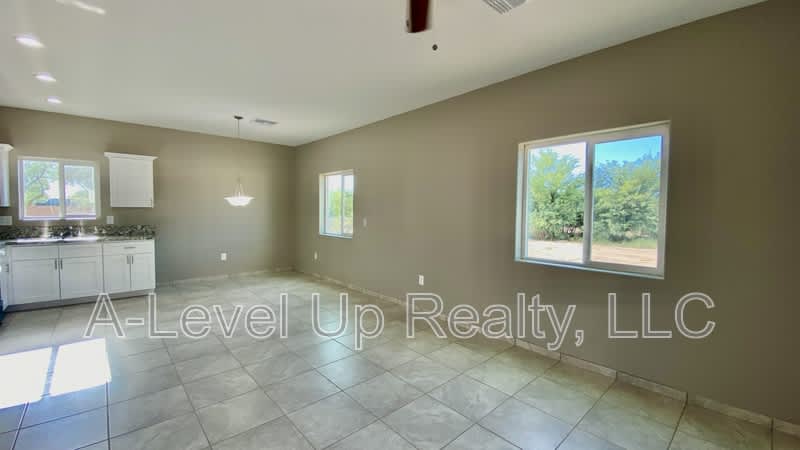1514 East 28th Street – photo 3