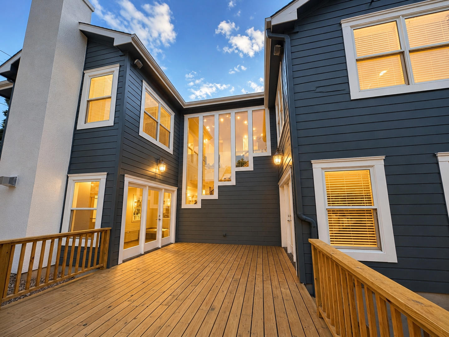 804 E Dean Keeton Spacious House Across The Street From Ut Law Large Deck And Balcony With Great Views – photo 3
