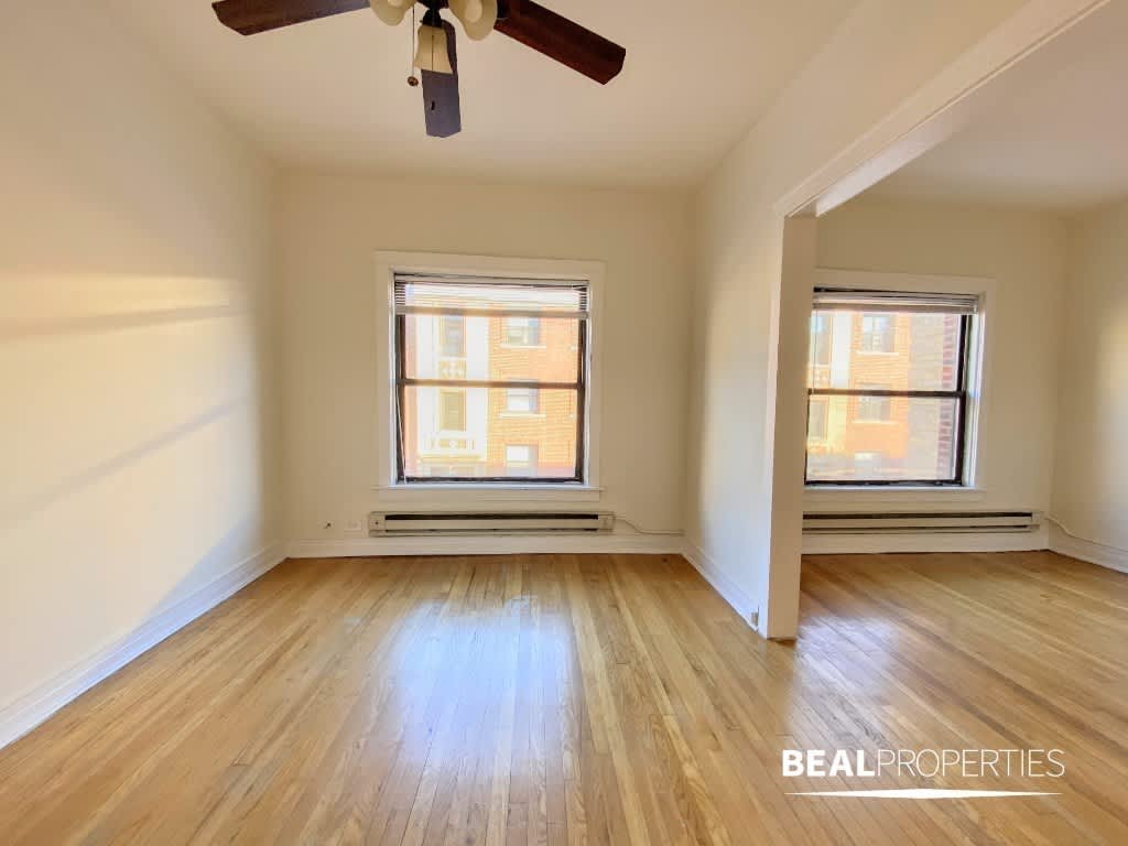 831 W Waveland Ave – photo 1