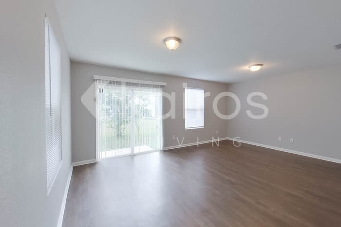 1319 Mull Street – photo 3