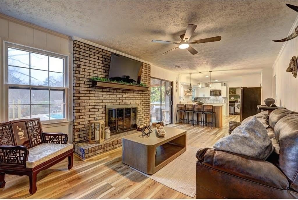457 Castleaire Drive – photo 2
