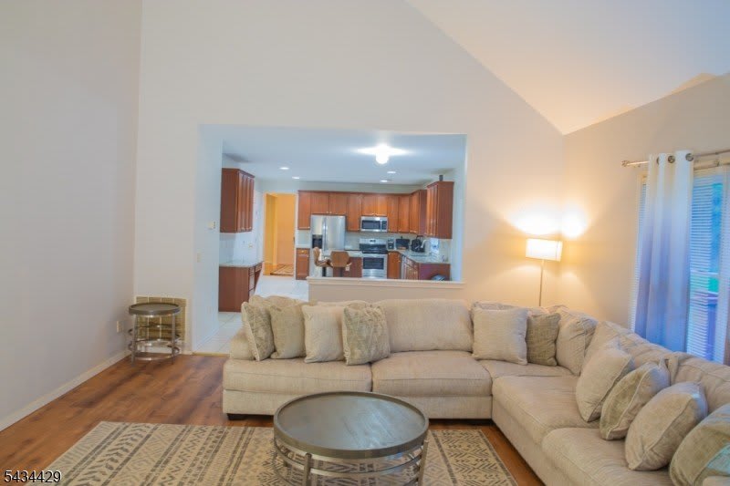 4 Lewis Hollow Rd – photo 5