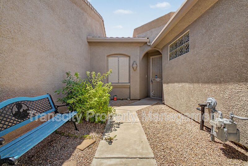 4202 E Broadway Rd – photo 2