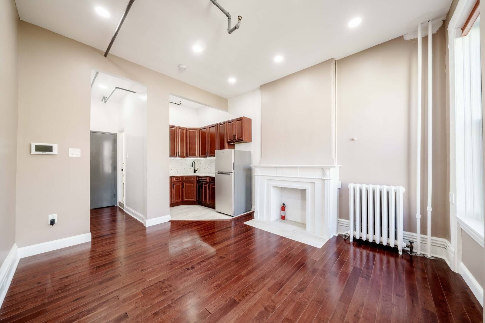 211 W 122nd Street – photo 1