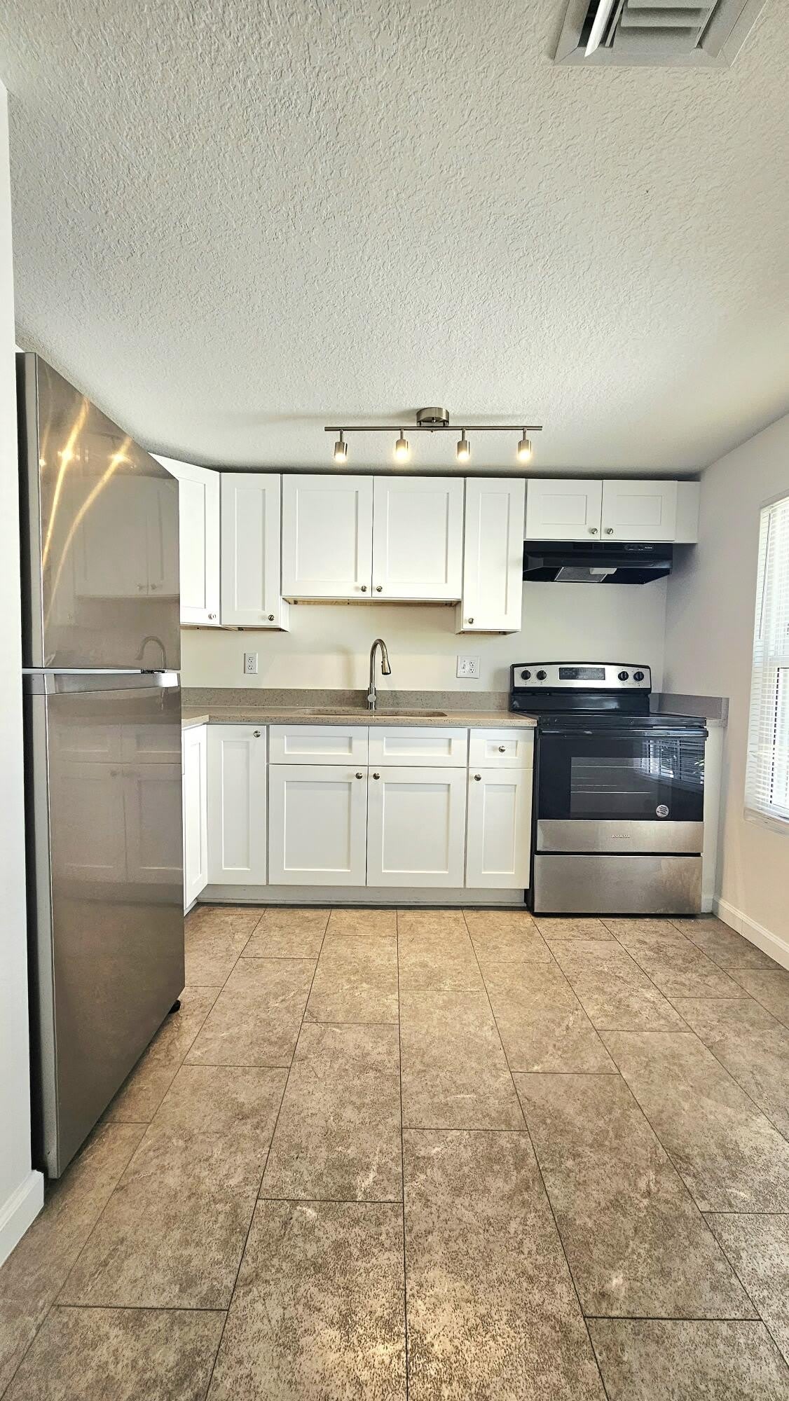914 10th Street – photo 5