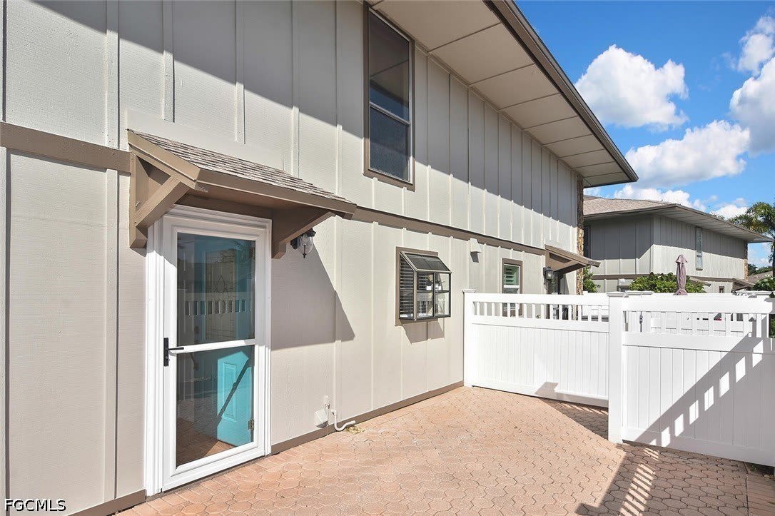 4295 Island Circle – photo 2
