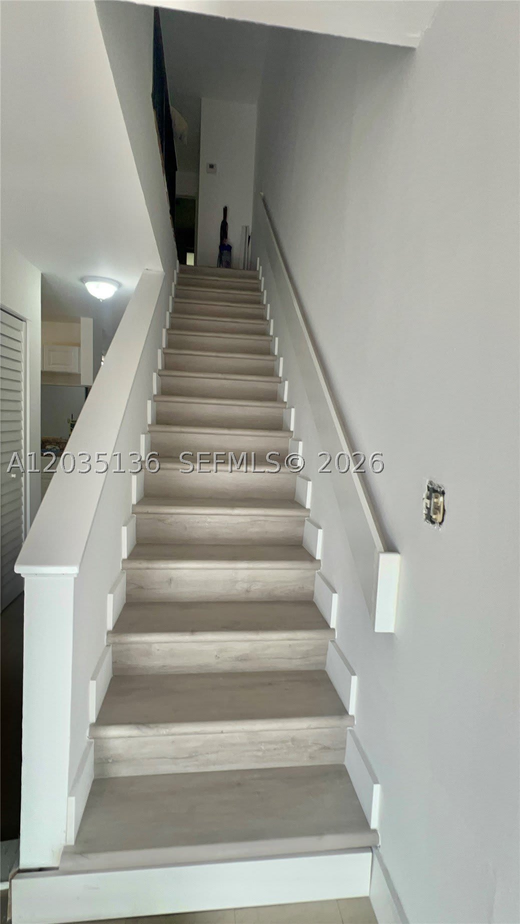 325 MENORES AVE – photo 4