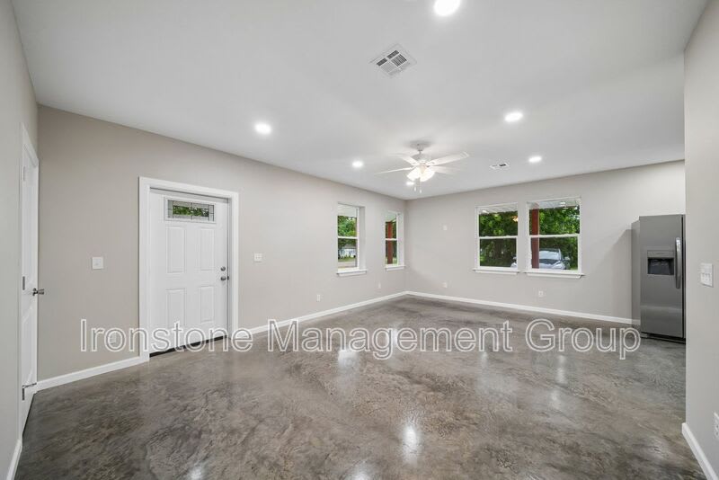 848 South Pine Street – photo 3