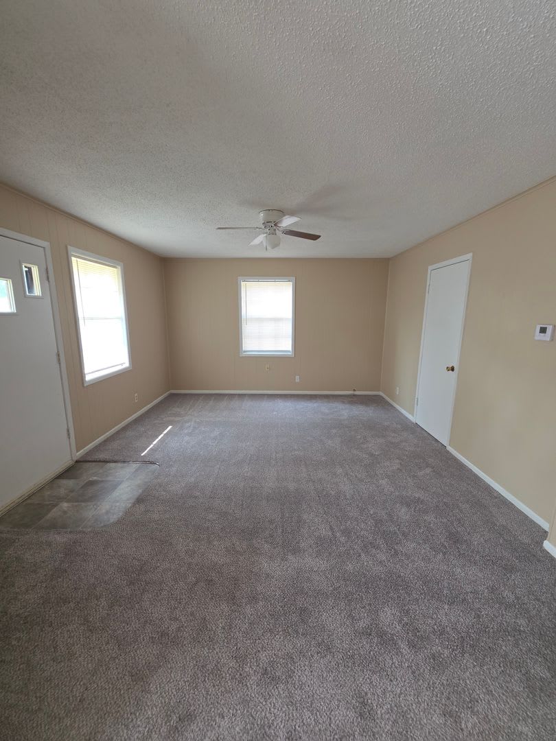 1113 Ave 4 NE – photo 3