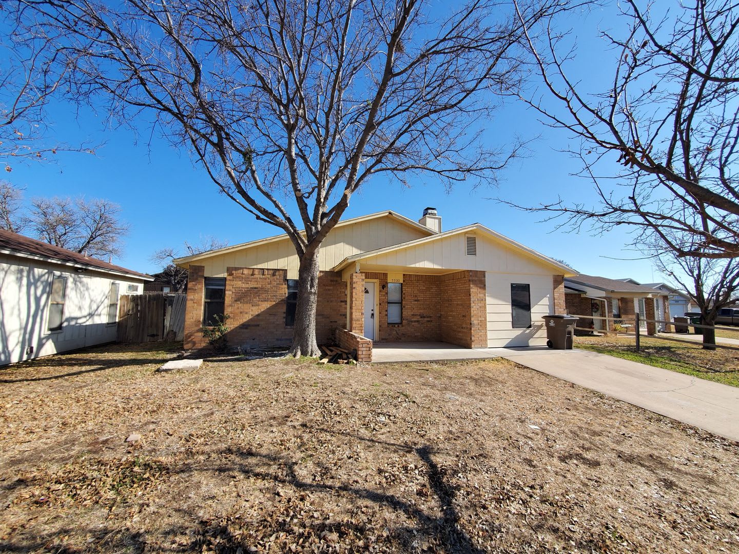 Remodeled 3 bedroom house close to everything on north side!! – photo 1