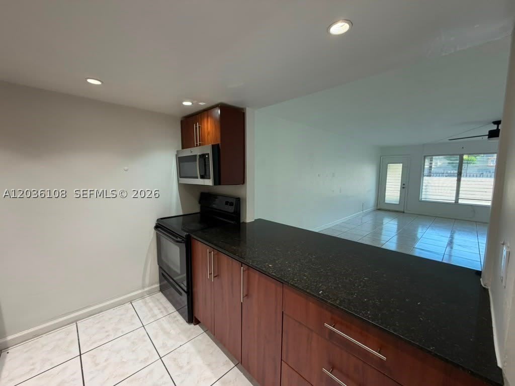 1885 NE 121st St – photo 3
